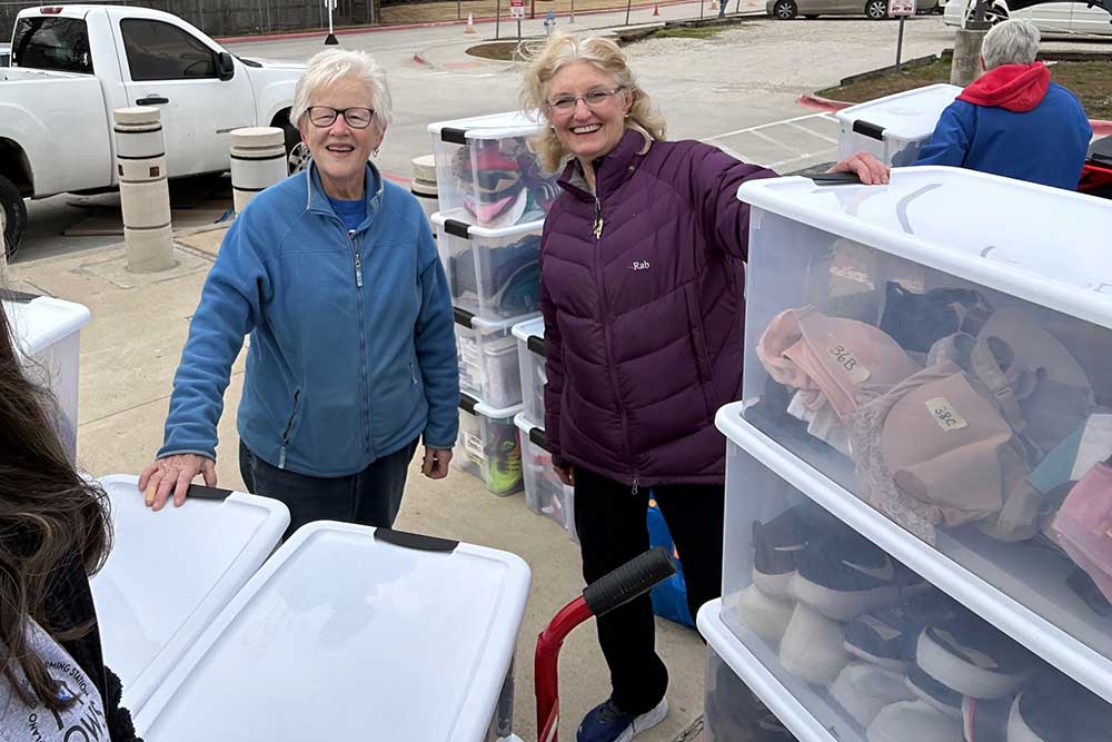 services-clothing-closet Clothing Closet